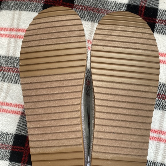 NWT gray old navy slipper boots - Picture 3 of 3